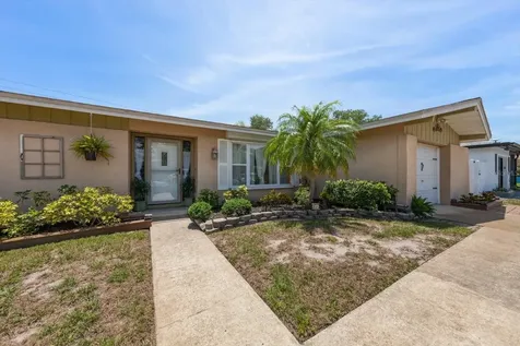 13720 94th Avenue Seminole FL 33776