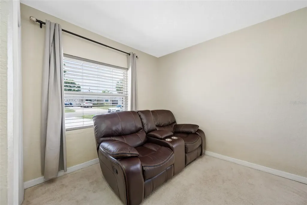7313 37th Avenue N St Petersburg FL 33710