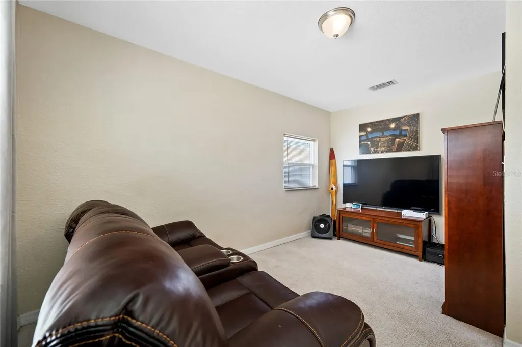 7313 37th Avenue N St Petersburg FL 33710