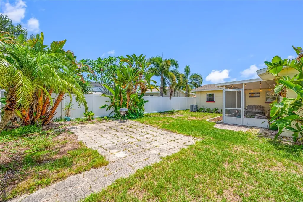 7313 37th Avenue N St Petersburg FL 33710