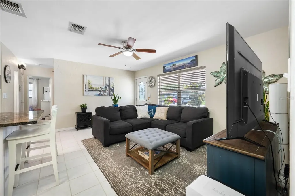7313 37th Avenue N St Petersburg FL 33710
