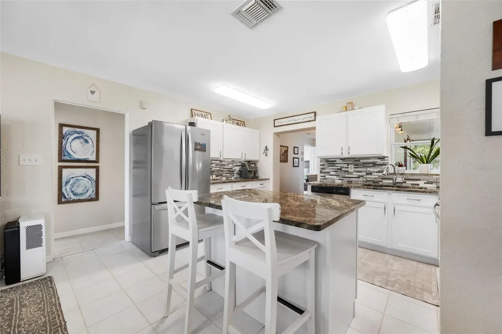 7313 37th Avenue N St Petersburg FL 33710
