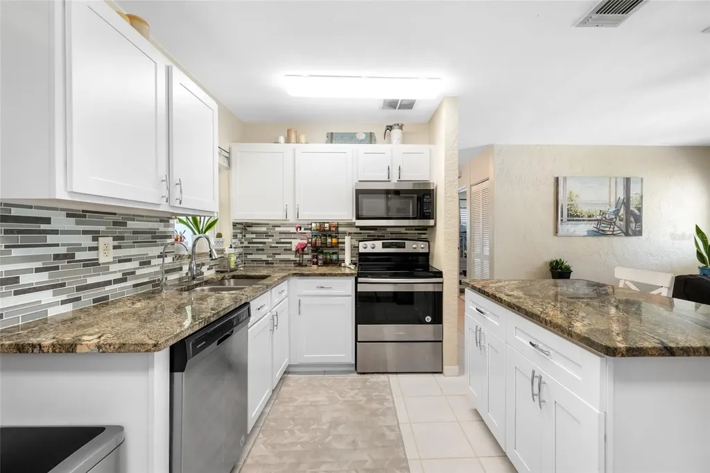 7313 37th Avenue N St Petersburg FL 33710