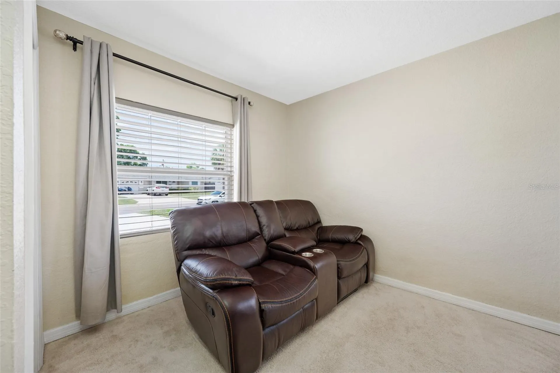 7313 37th Avenue N St Petersburg FL 33710