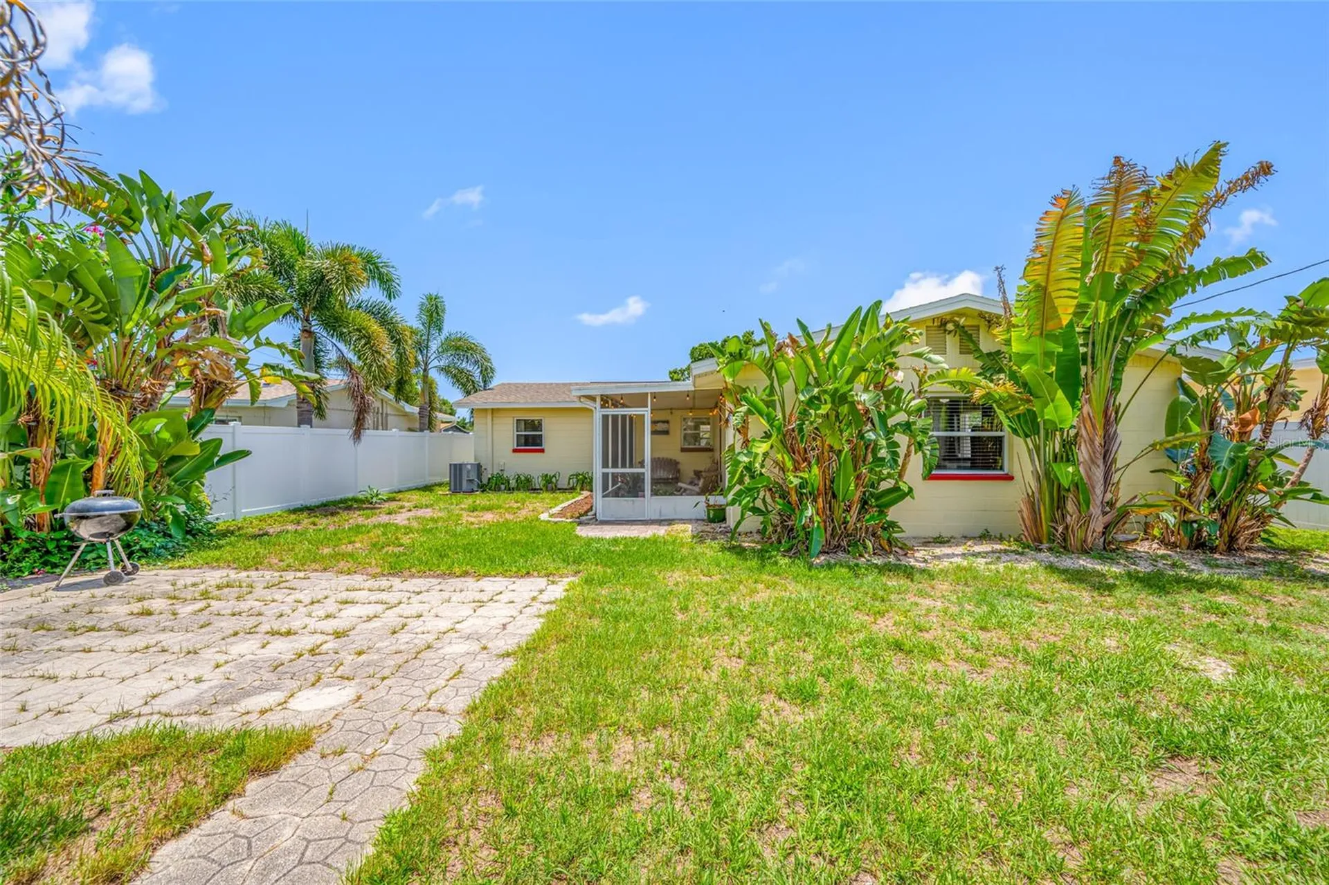 7313 37th Avenue N St Petersburg FL 33710