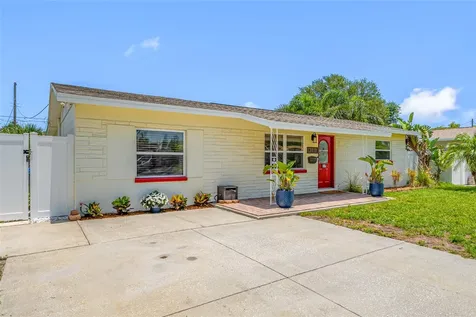 7313 37th Avenue N St Petersburg FL 33710