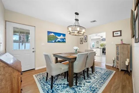 7313 37th Avenue N St Petersburg FL 33710