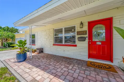 7313 37th Avenue N St Petersburg FL 33710
