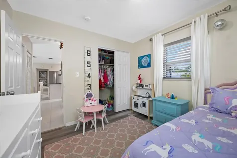 7313 37th Avenue N St Petersburg FL 33710