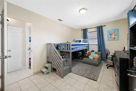 7313 37th Avenue N St Petersburg FL 33710