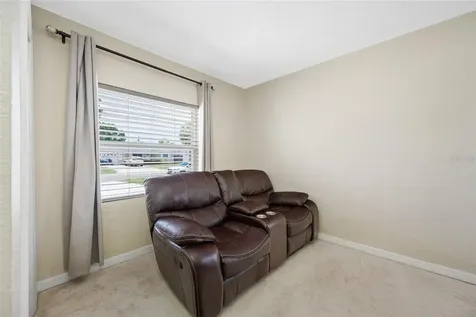7313 37th Avenue N St Petersburg FL 33710