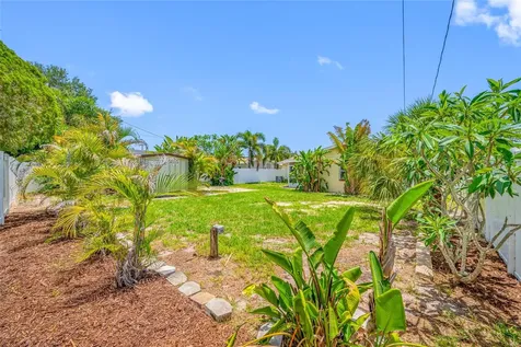 7313 37th Avenue N St Petersburg FL 33710