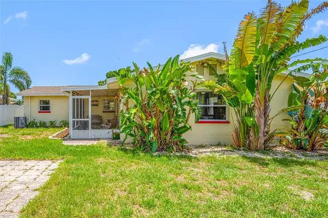 7313 37th Avenue N St Petersburg FL 33710