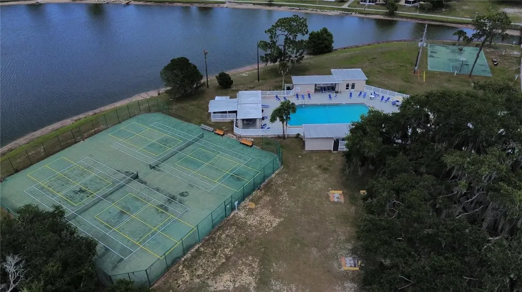 3421 Club Circle Lakeshore FL 33854