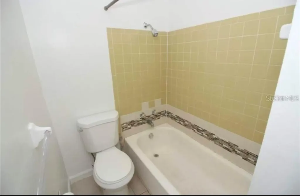 2332 Huntington Green Court Orlando FL 32839