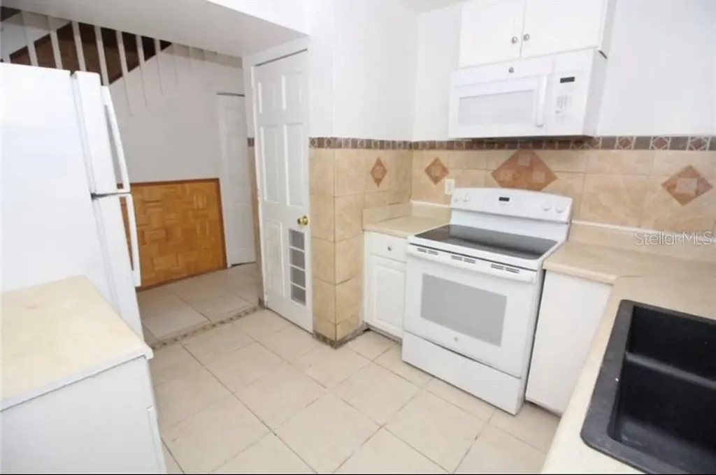 2332 Huntington Green Court Orlando FL 32839