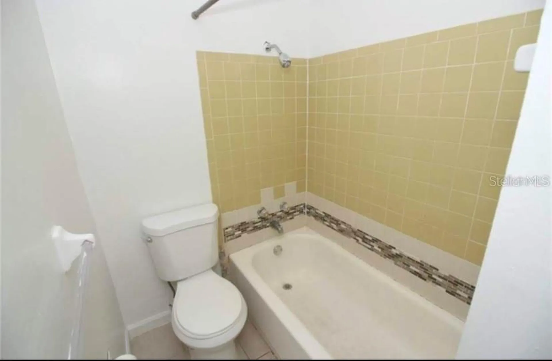 2332 Huntington Green Court Orlando FL 32839