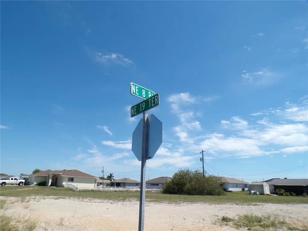 1910 NE 8th Place Cape Coral FL 33909