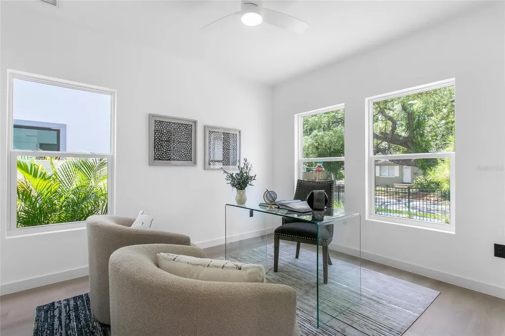4613 Queensboro Avenue S St Petersburg FL 33711