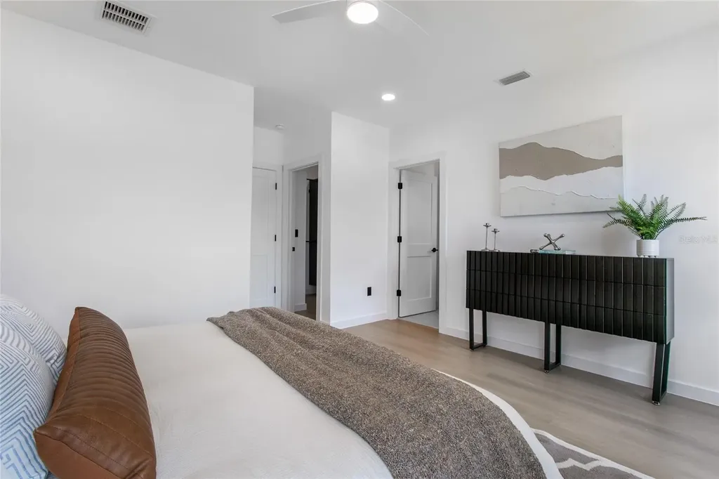 4613 Queensboro Avenue S St Petersburg FL 33711