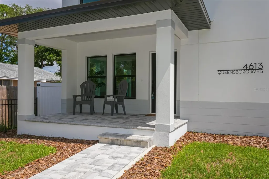 4613 Queensboro Avenue S St Petersburg FL 33711