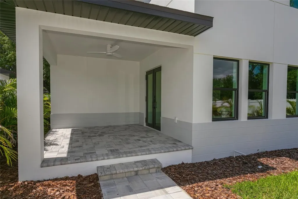 4613 Queensboro Avenue S St Petersburg FL 33711