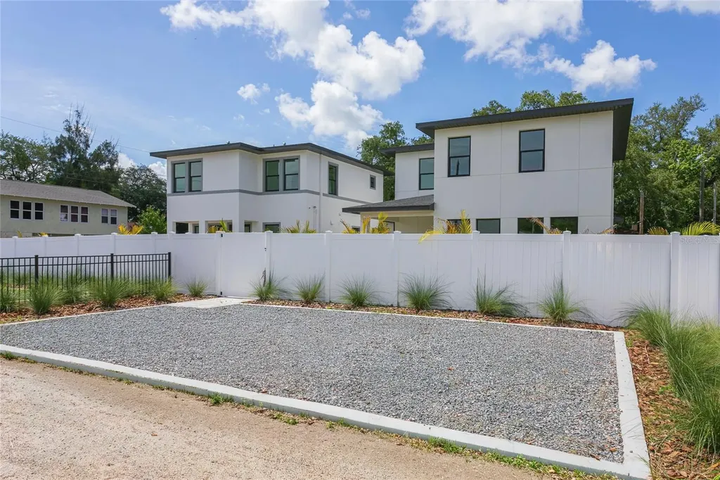 4613 Queensboro Avenue S St Petersburg FL 33711