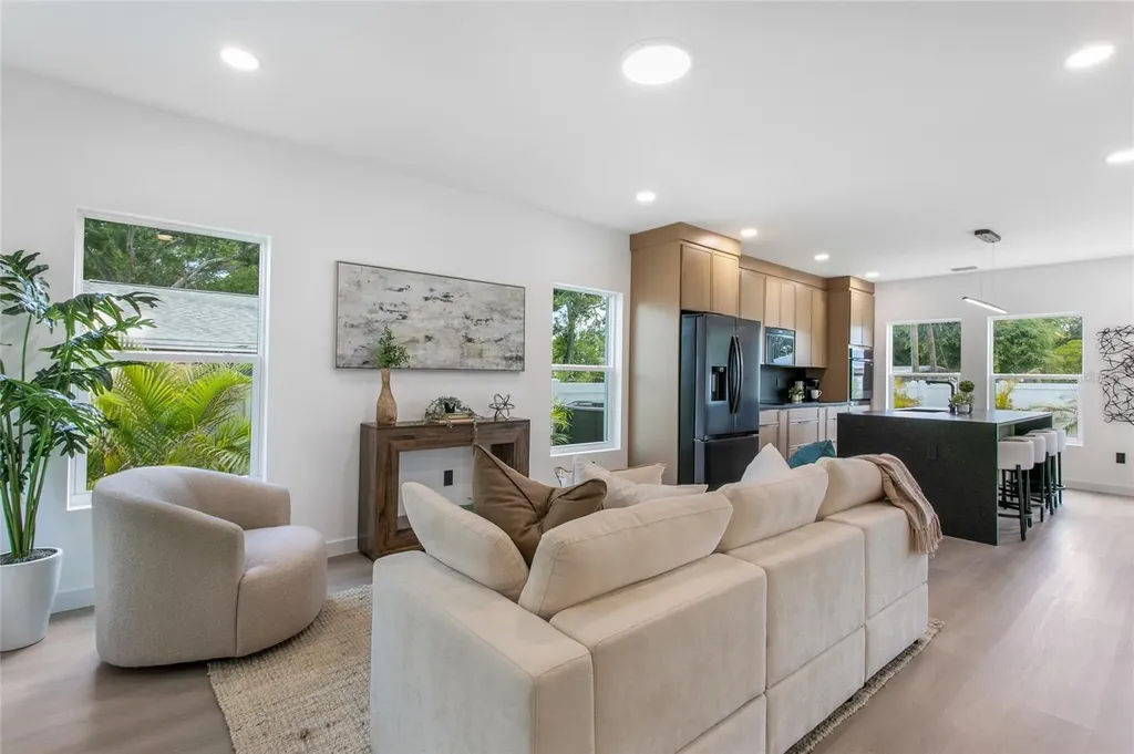 4613 Queensboro Avenue S St Petersburg FL 33711