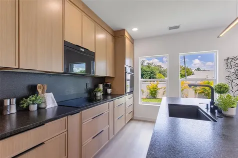 4613 Queensboro Avenue S St Petersburg FL 33711