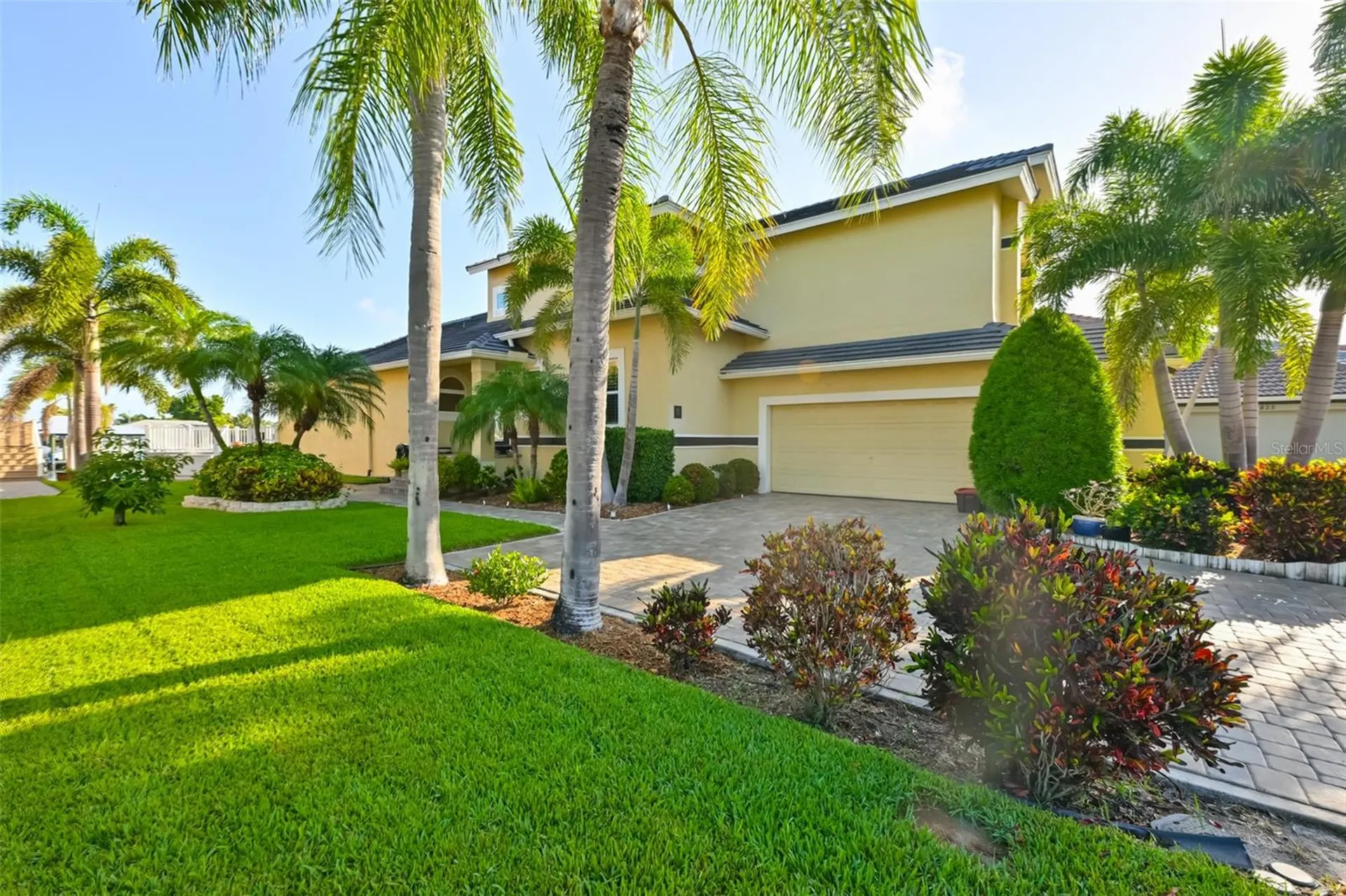 831 Symphony Isles Boulevard Apollo Beach FL 33572