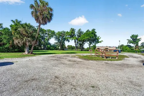 32750 Pennsylvania Avenue San Antonio FL 33576