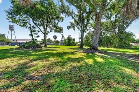 32750 Pennsylvania Avenue San Antonio FL 33576