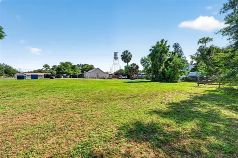 32750 Pennsylvania Avenue San Antonio FL 33576