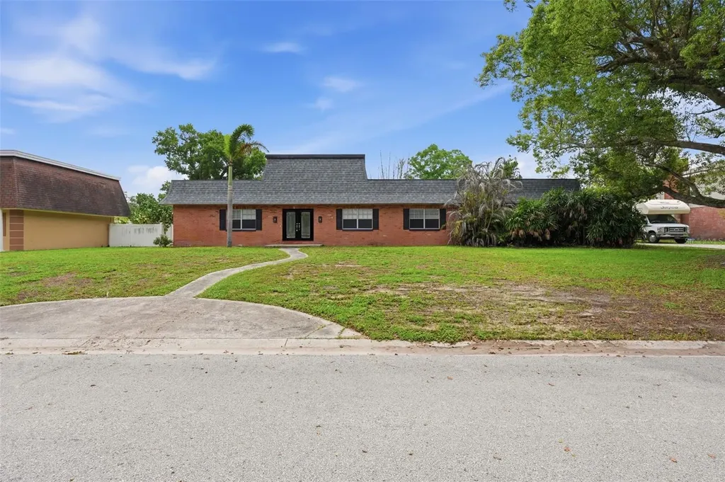 1303 Wallwood Drive Brandon FL 33510