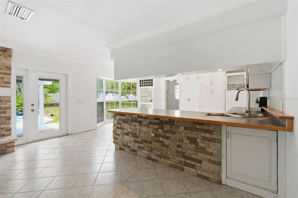 1303 Wallwood Drive Brandon FL 33510