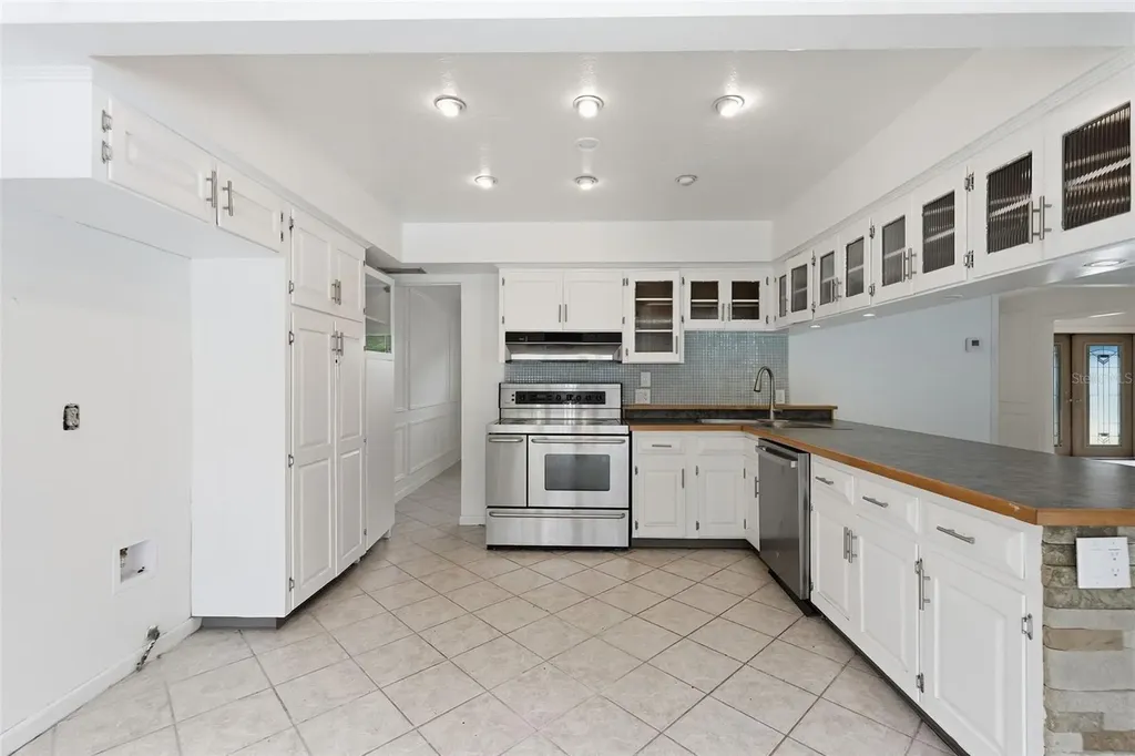 1303 Wallwood Drive Brandon FL 33510