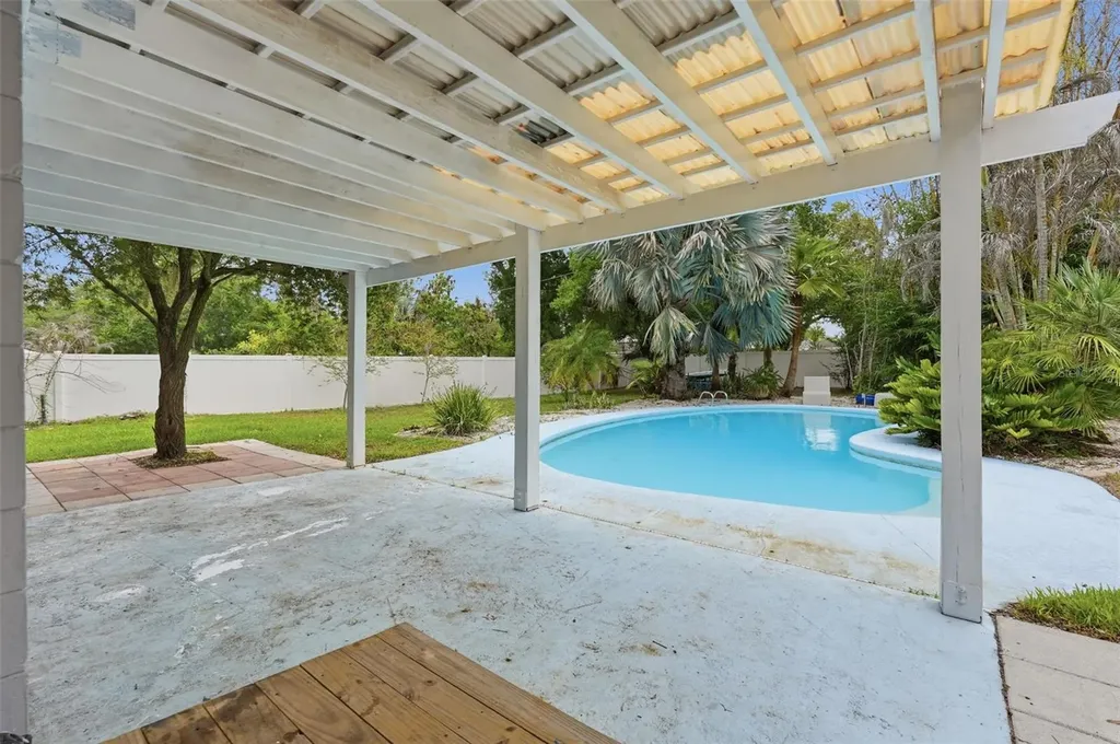1303 Wallwood Drive Brandon FL 33510