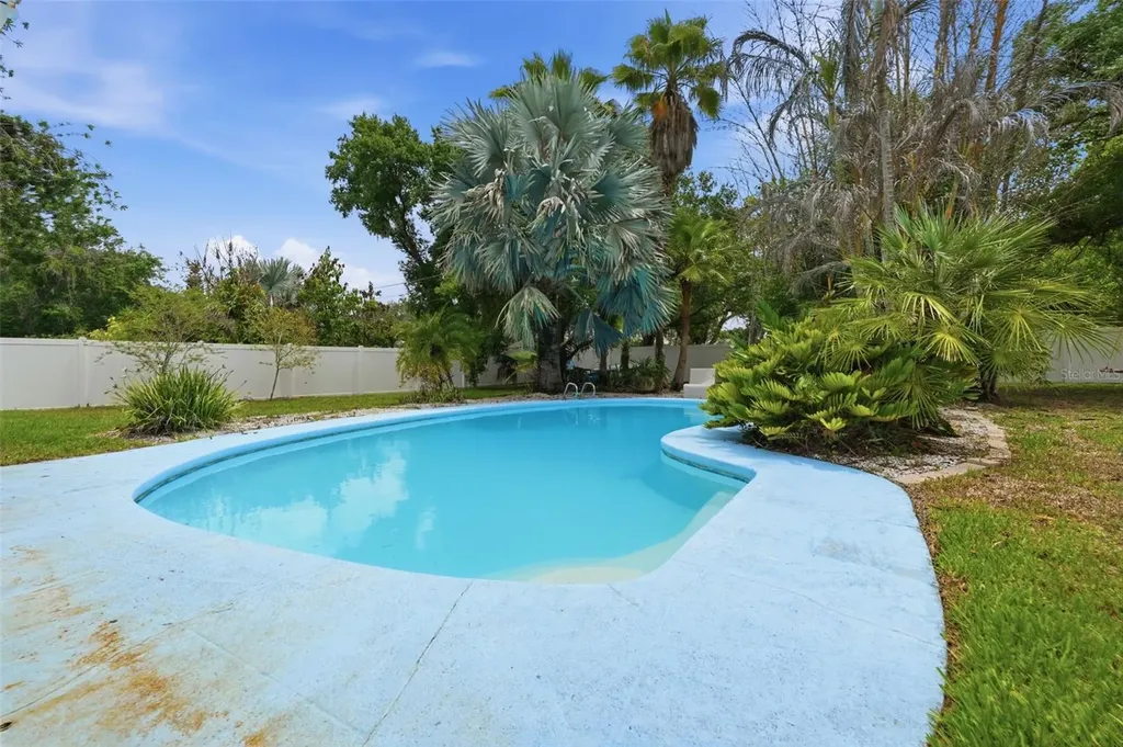 1303 Wallwood Drive Brandon FL 33510