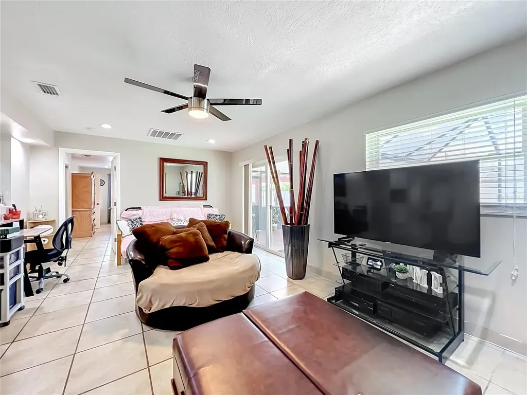 197 Tulip Way Kissimmee FL 34743