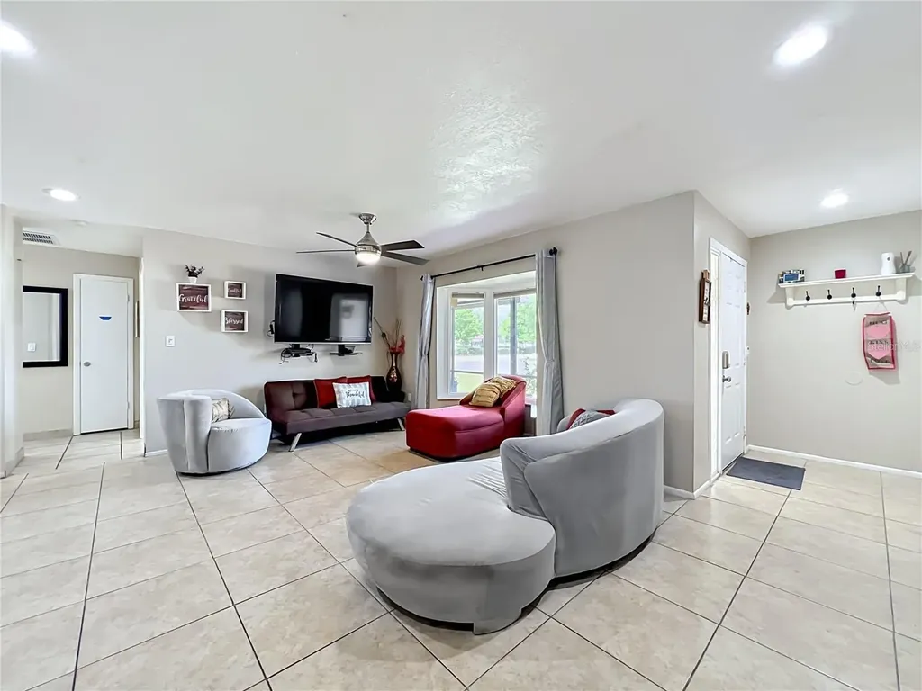 197 Tulip Way Kissimmee FL 34743
