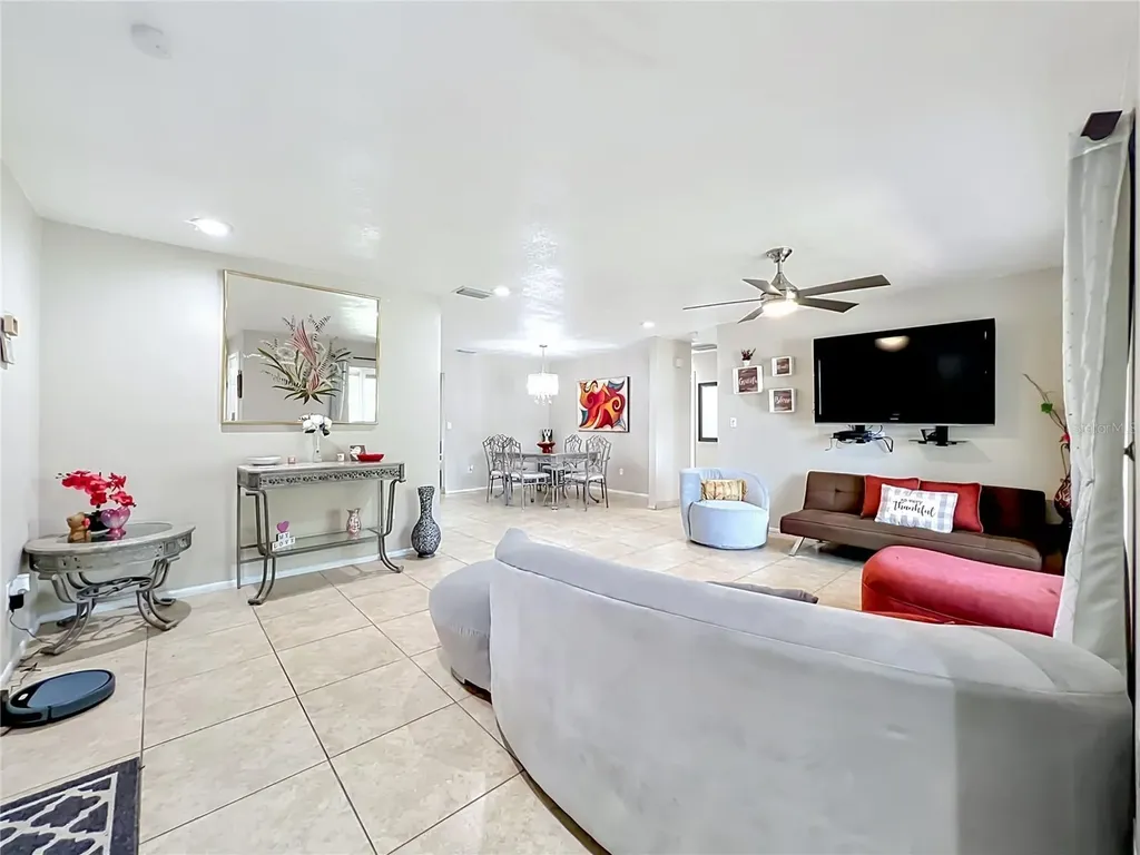 197 Tulip Way Kissimmee FL 34743