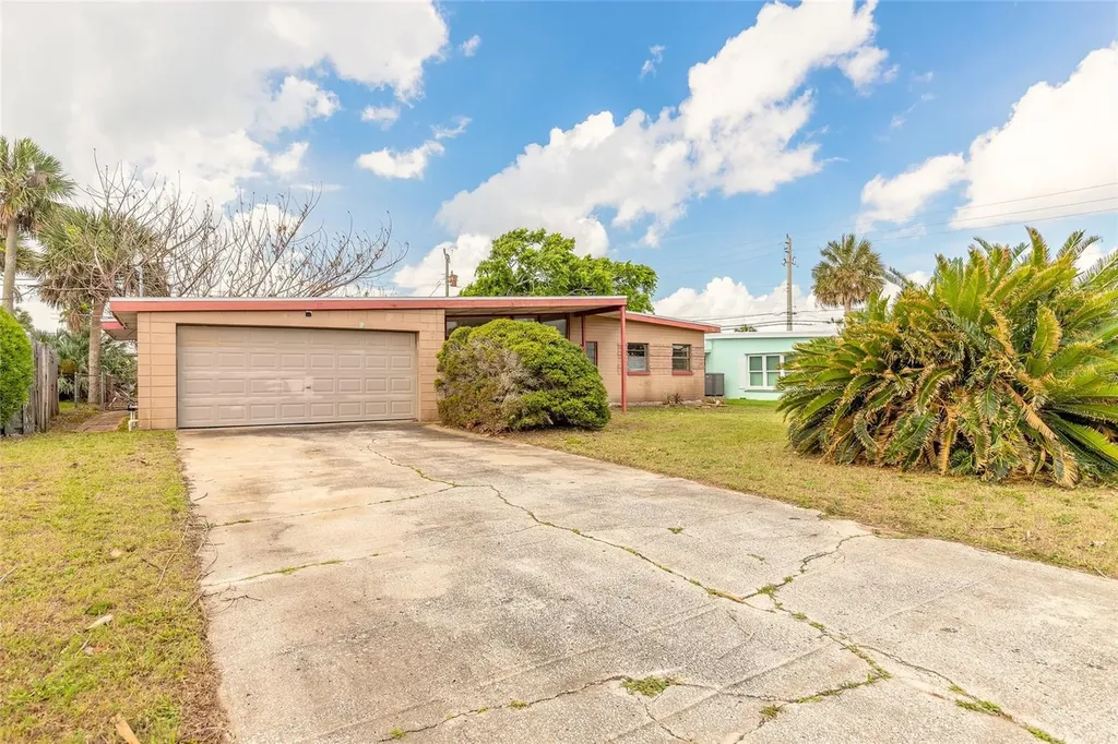 100 Carolyn Terrace Daytona Beach FL 32118