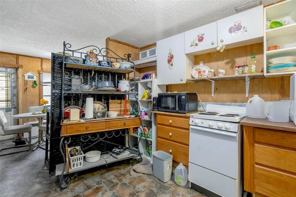35913 Valleybrook Avenue Zephyrhills FL 33541