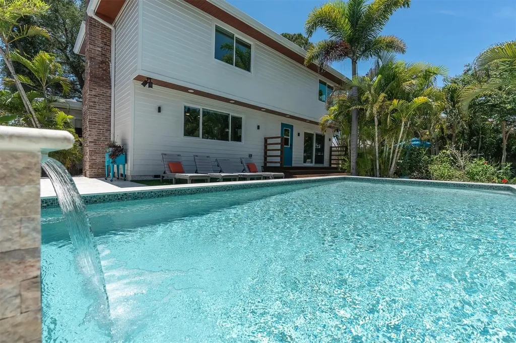 6921 Mango Avenue S St Petersburg FL 33707