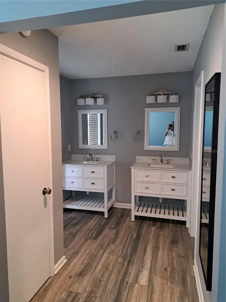 8525 Suburban Drive Orlando FL 32829