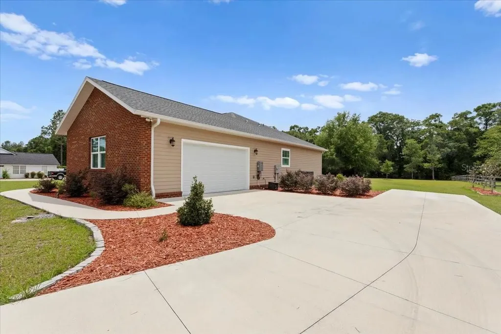 20772 NW 252nd Street High Springs FL 32643