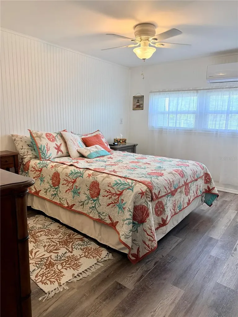 664 52nd Way S St Petersburg FL 33707