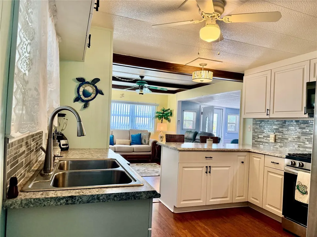 664 52nd Way S St Petersburg FL 33707
