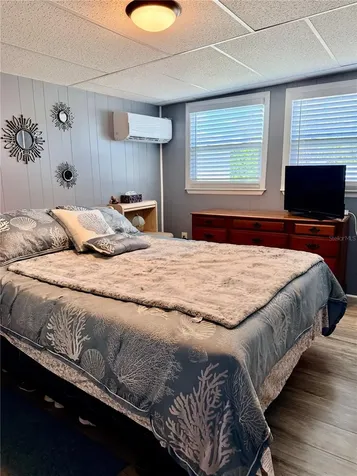 664 52nd Way S St Petersburg FL 33707