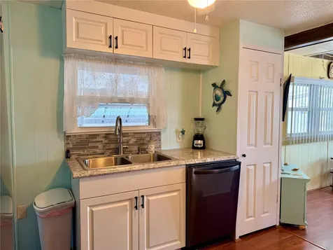 664 52nd Way S St Petersburg FL 33707